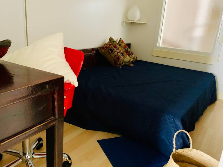 Chumba tulivu cha kulala katikati ya jiji 