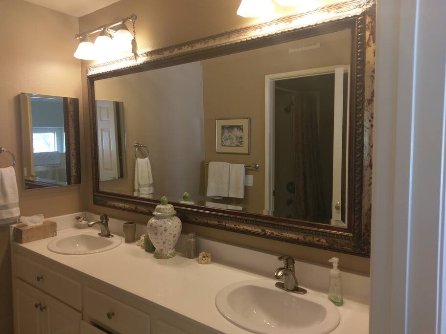 Twin sinks in large private bath