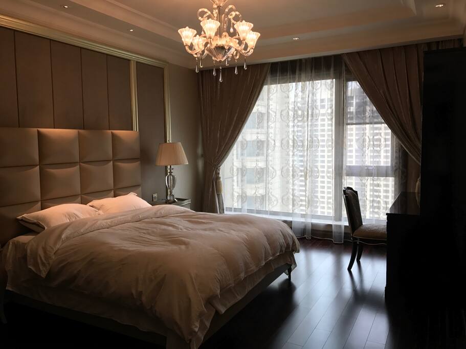 King size bed