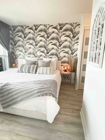 Beautiful 2 Bed 2 Bath 2 Balc Corner Unit-Downtown gallery image 4