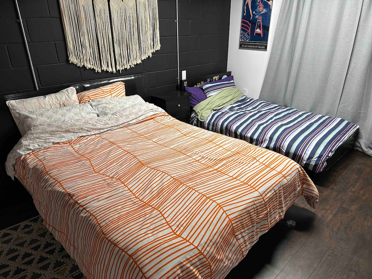 2张标准双人床和单人床 