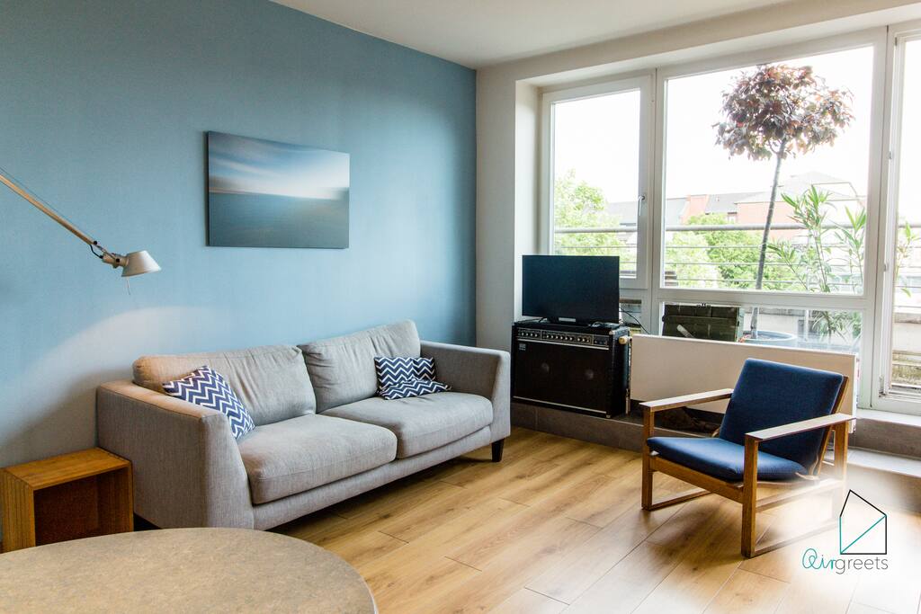 A room to lounge around.