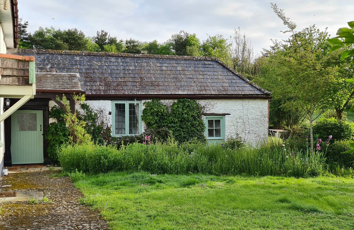 Apple Store exterior in the farmhouse garden