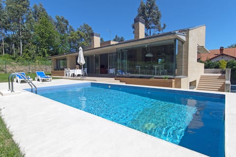 House & pool at Somo beach