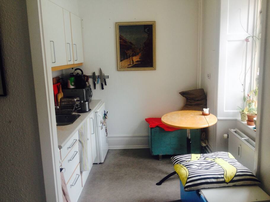 Cozy kitchen area...