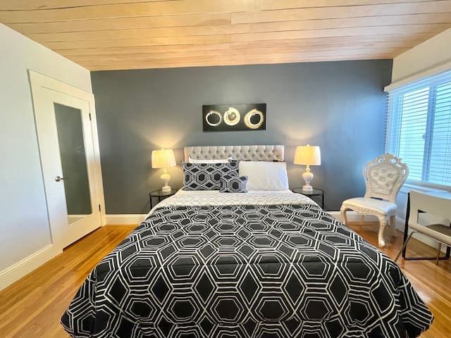 Golden Gate Park Home- 3 Bedrooms