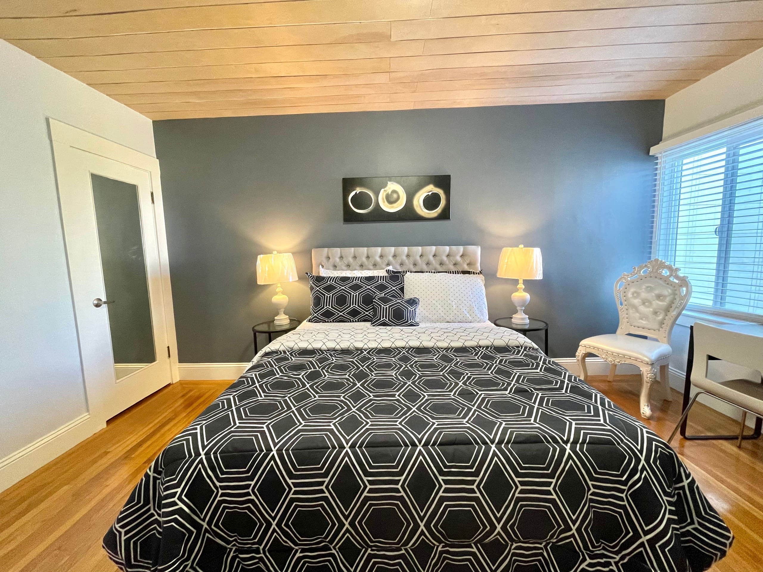 Home in San Francisco · ★4.95 · 3 bedrooms · 3 beds · 1 bath - Image 1