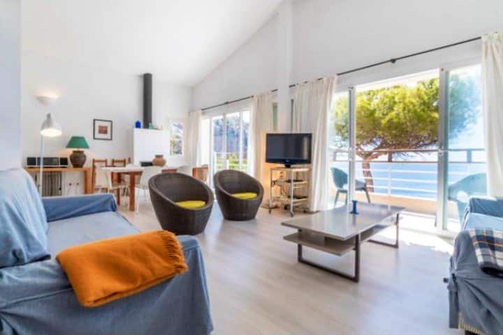 Cliff-sitting Seaside House In Mallorca - Cala Mesquida