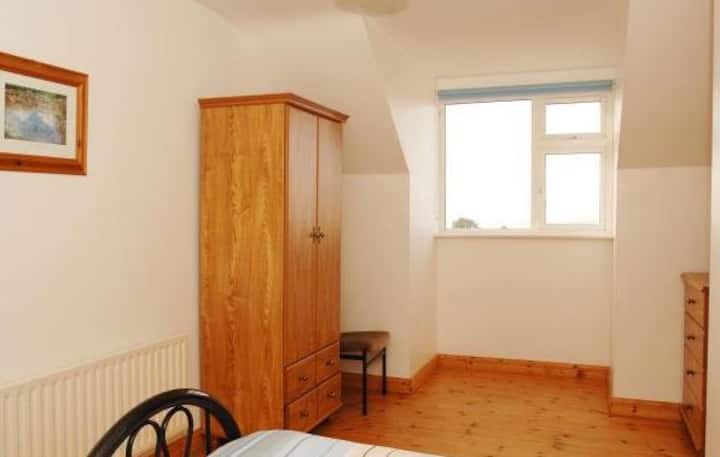 Twin Bedroom upstairs