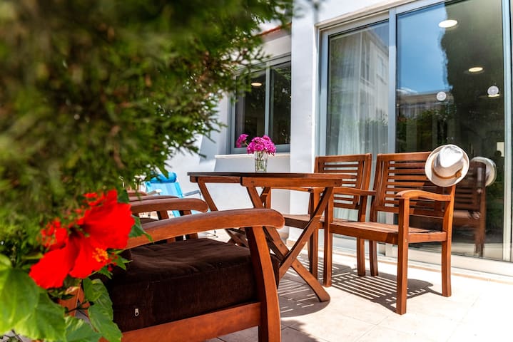 2 BEDROOM, 2 BATH apartment with FREE bicycles