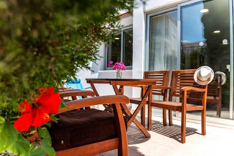 2 BEDROOM, 2 BATH apartment with FREE bicycles