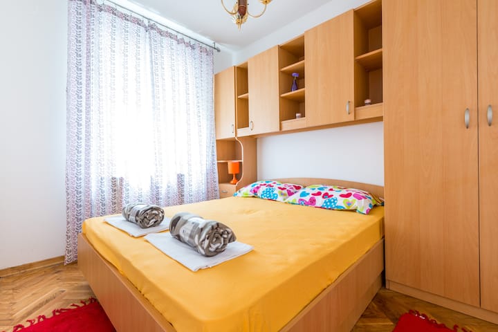 Dhoma e dytë e gjumit me krevat dopio "Queen"