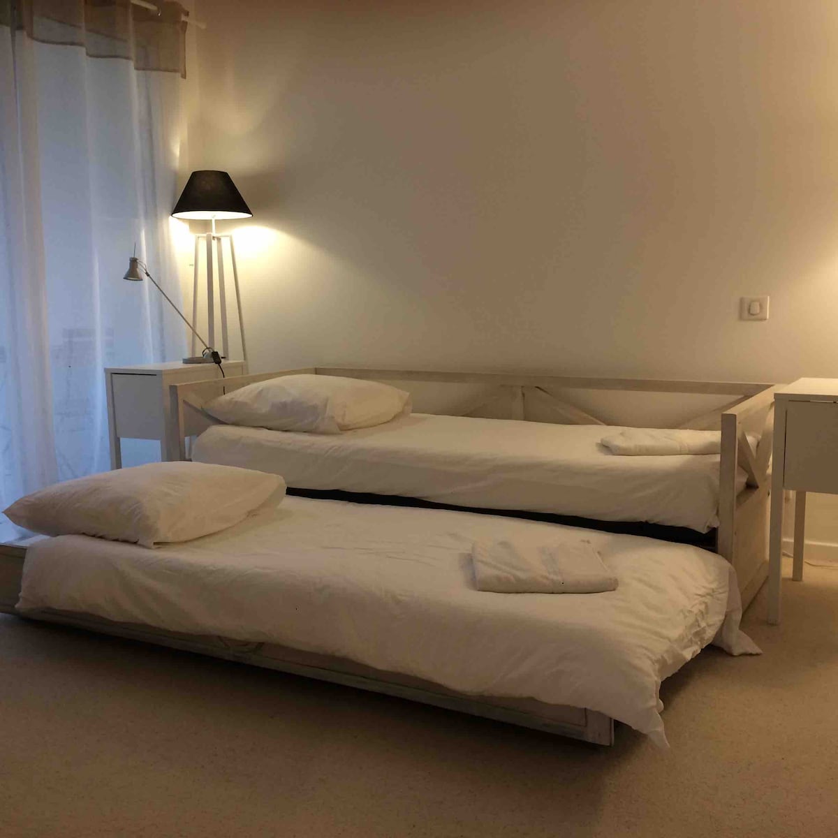 Schlafzimmer Nr.2 mit ausziehbarem Bett