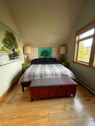Cheerful 5 bedroom residential home . gallery image 4