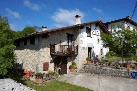 Charming house at the foot of the Sierra de Aralar