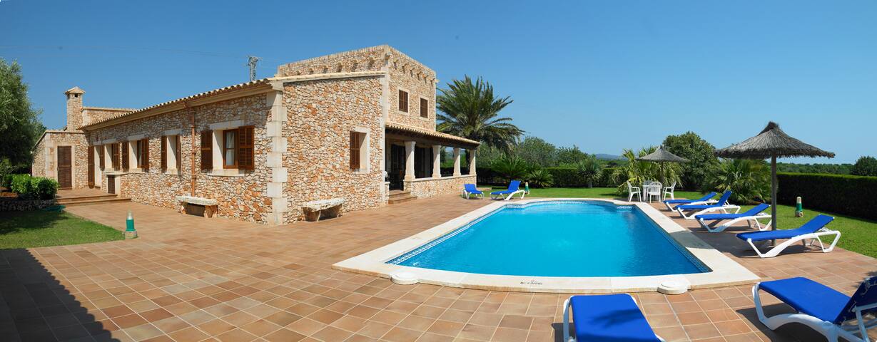 VILLA SES FIGUERES HOUSE WITH POOL AND INTERNET