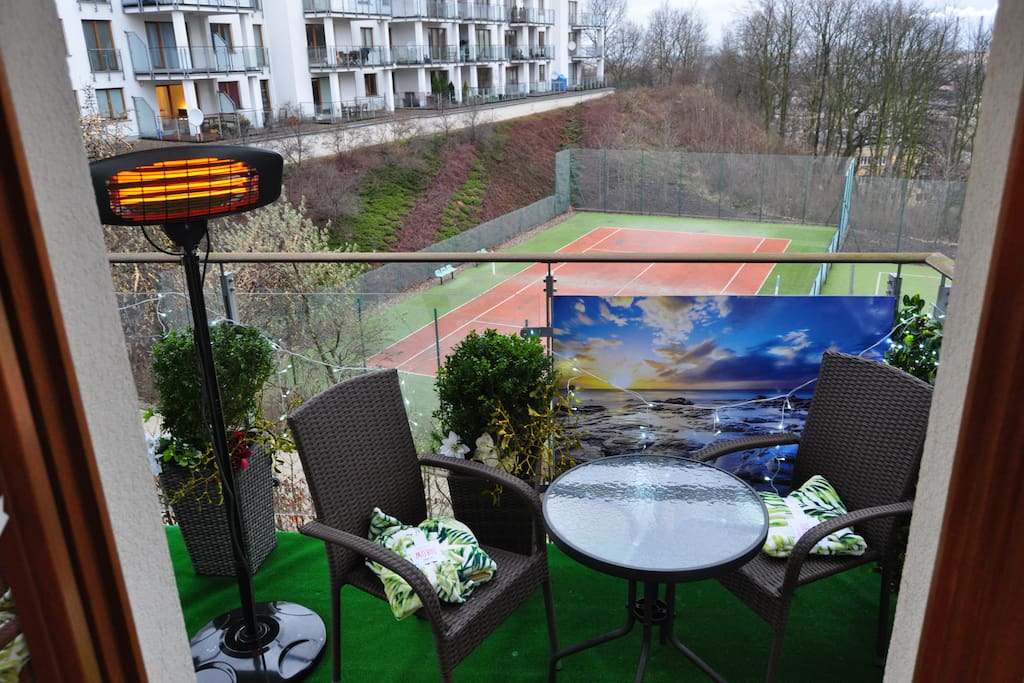 Large balcony, ideal for morning breakfast or late night drink, the infrared lamp, will keep you warm all year long.