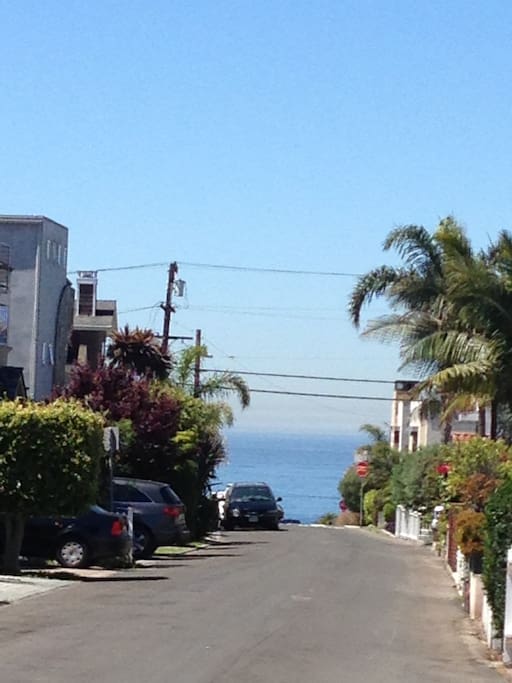 Front of house short walk to famous surf, volley, bike path, run!