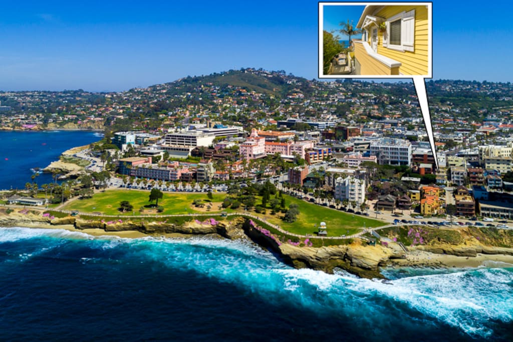 Cottage is located just a short distance from the ocean, and steps from busy downtown La Jolla.