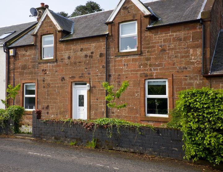 3 bedroom cottage . Ayrshire Cottages for Rent in Galston, Scotland