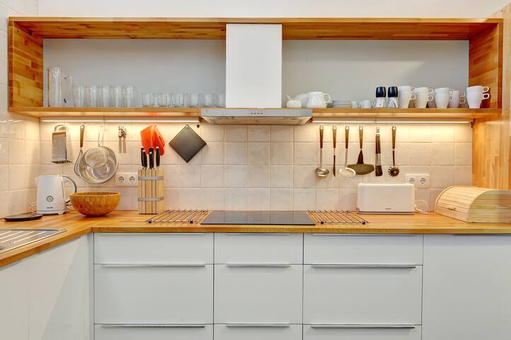 Full House gallery image 3