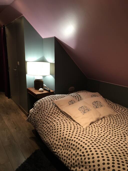 Chambre avec grand lit (140x190) confort