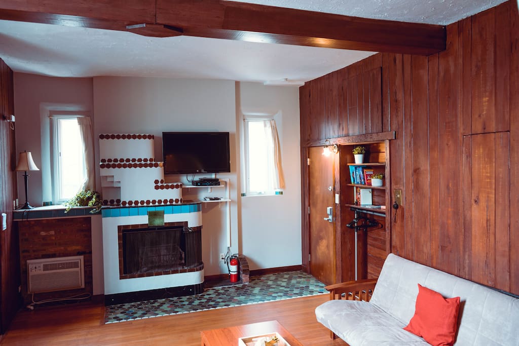 Spacious living room