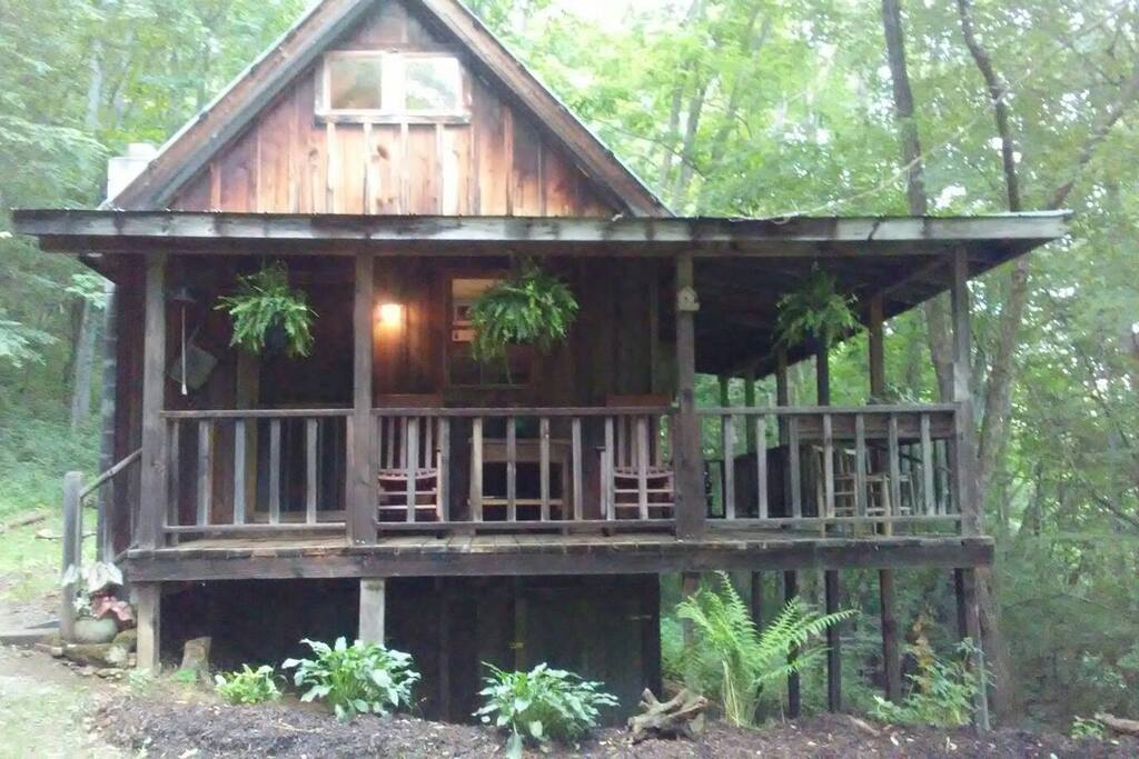 Nita's Rustic Cabin Cabins for Rent in Newland, North Carolina