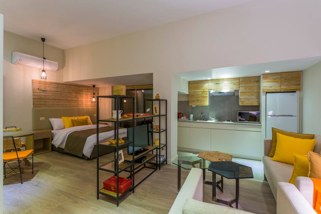 Bedroom & sitting area