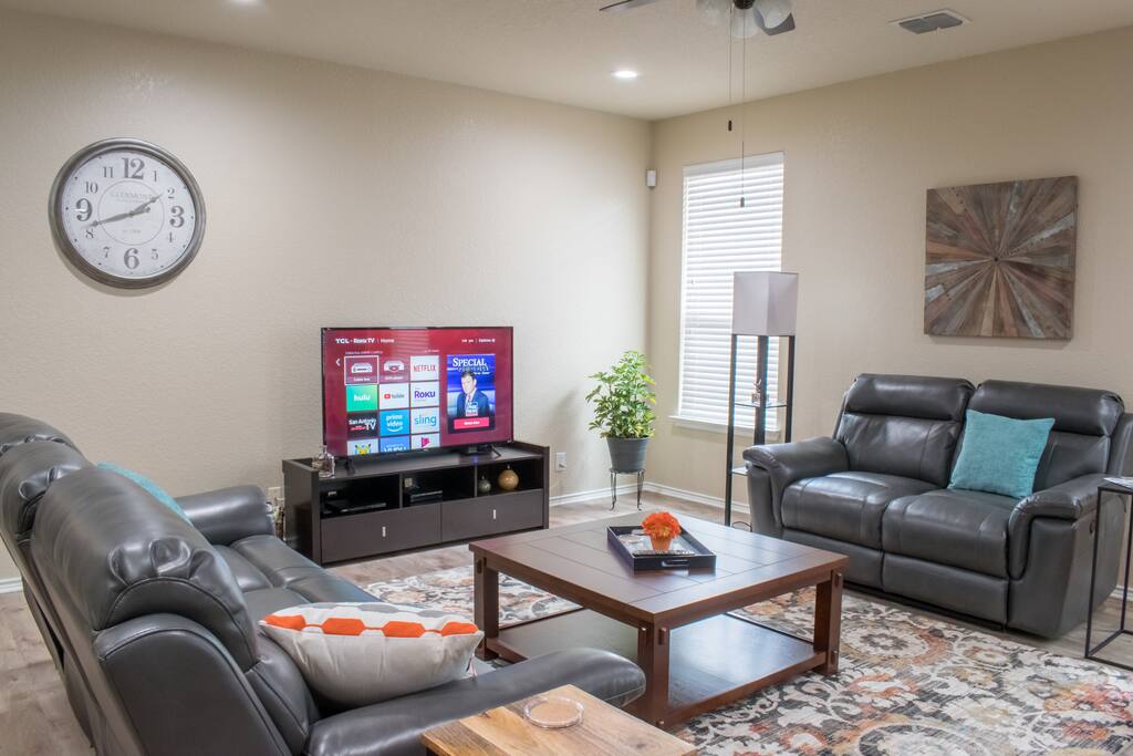 Entertainment with cable TV and Netflix