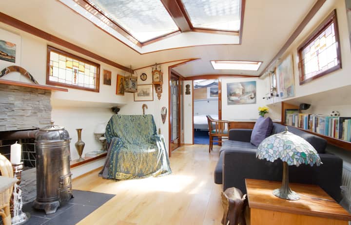 Houseboat on Prinsengracht Jordaan