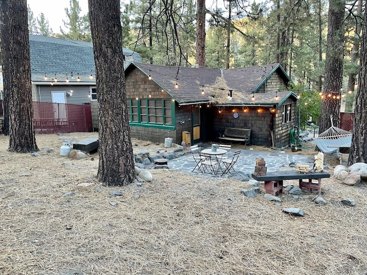 Peaceful Pines, Near Ski ResortFireplacePets OK Cabins for Rent in Wrightwood, California