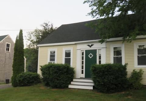 1830s Cape hosted by George & Paul