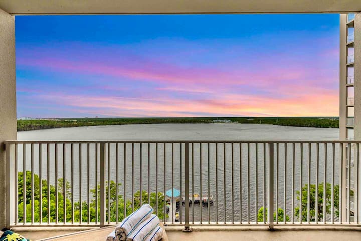 Lakefront Resort Condo near Disney & Universal