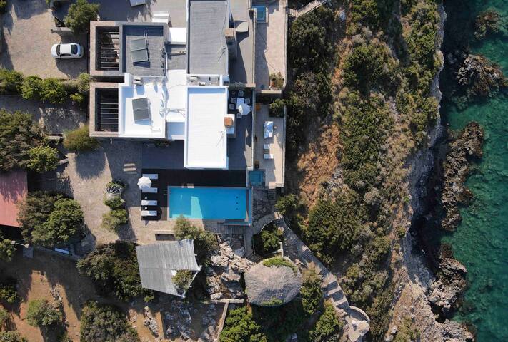 Villa Aiolos: above the sea, within Agios Nikolaos gallery image 4