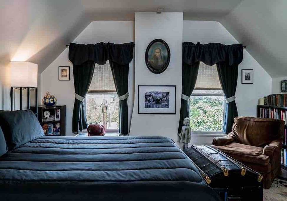 Parks-Bowman Mansion: The Haunted Bedroom - Apartments for ...