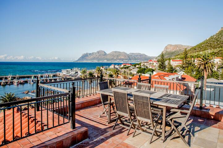 Penthouse at the Majestic, roof terrace/sea views gallery image 4