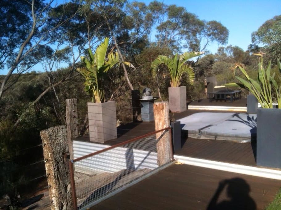 Spa overlooking 5 acres of great Aussie bushland