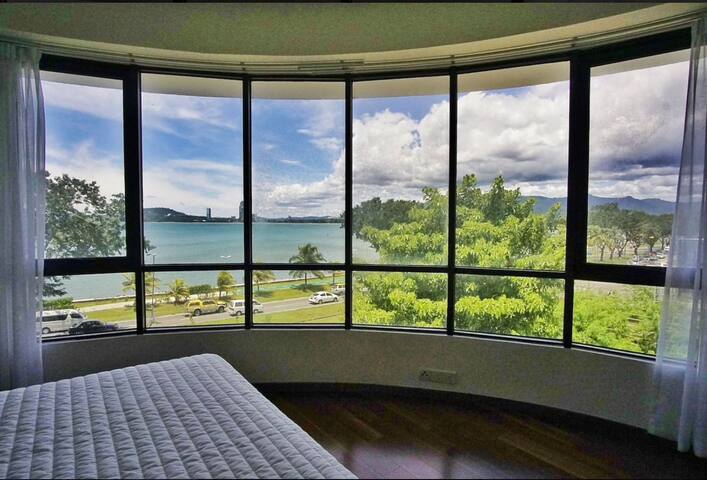 伴客家@180°超大无敌海景房Super Seaview suite水上清真寺曙光广场5分钟