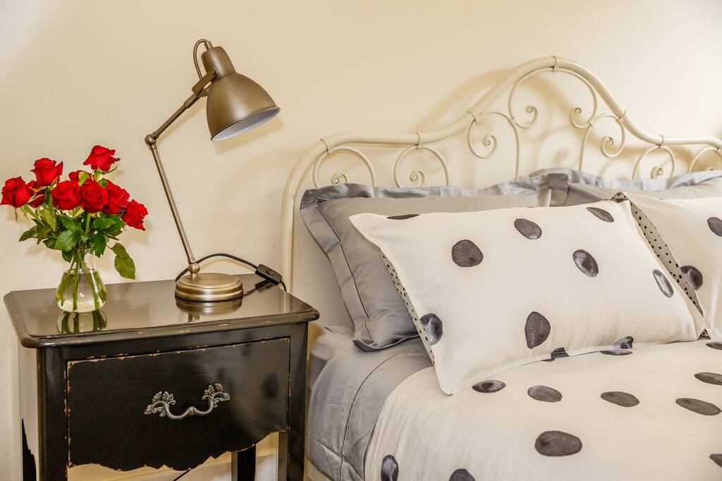 All bedrooms have lockable doors and ensuite.split system heating/cooling