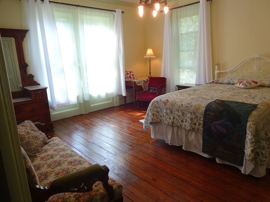 West room from door entrance