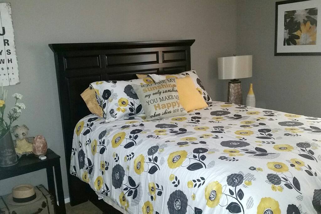 Guest bedroom
