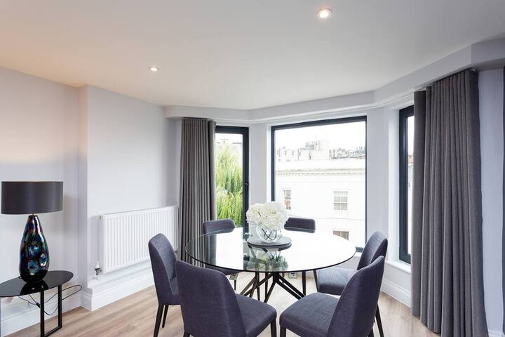 Elegant 3BD Apartment in Earls Court gallery image 5