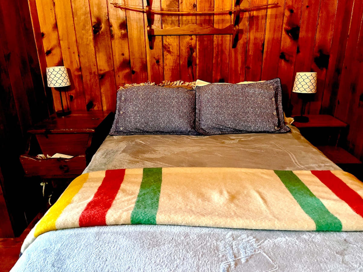 Საძინებელი - ორადგილიანი საწოლი 