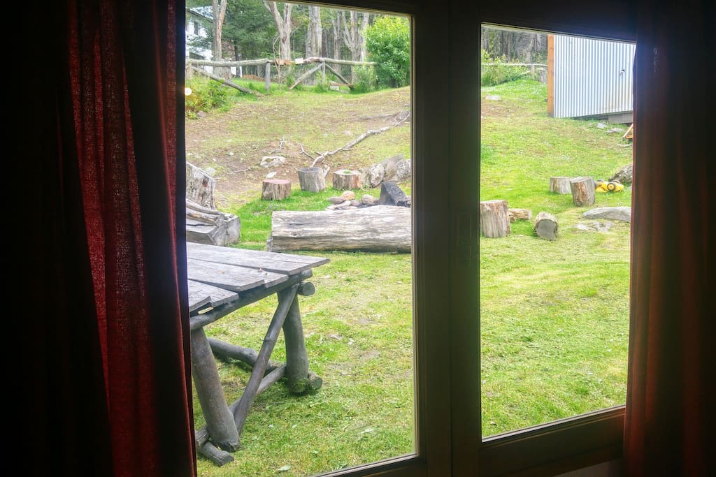 Desde la ventana de la habitación.
