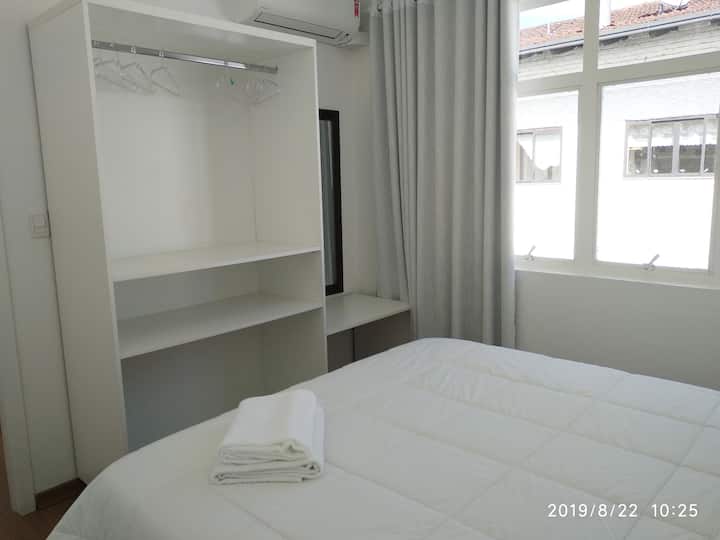 ตู้เสื้อผ้าสำหรับหอพัก 2 ชั้น