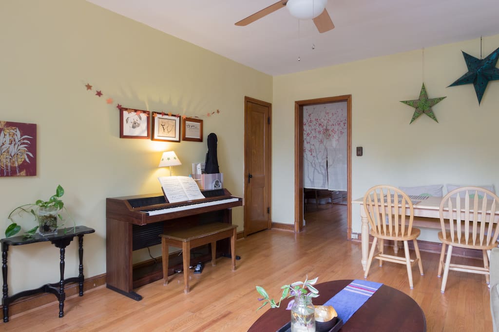 Living room also has an electronic piano you're welcome to play!