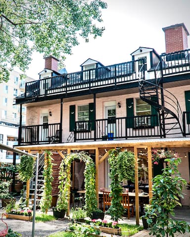 Quebec Heritage House (Griffintown)