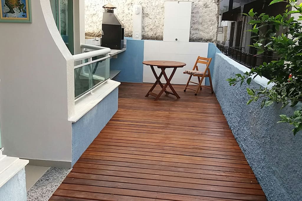 Varanda Gourmet com chuveiro + churrasqueira