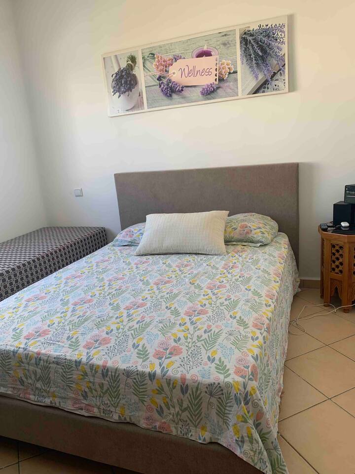 Chambre 2 lit 140/190 et banquette supplémentaire